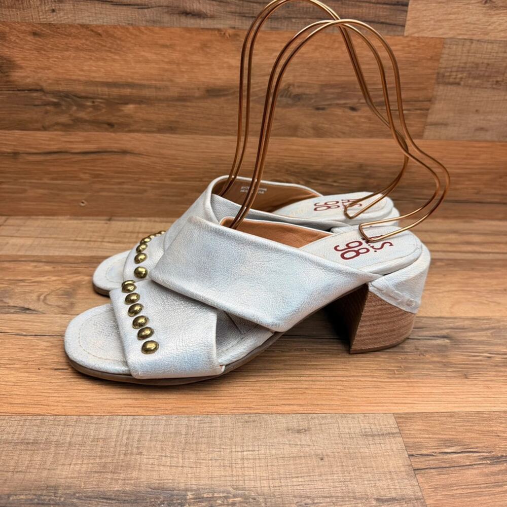 AS 98 Women’s size 7.5-8 38 White Leather Strappy Wedge Sandals